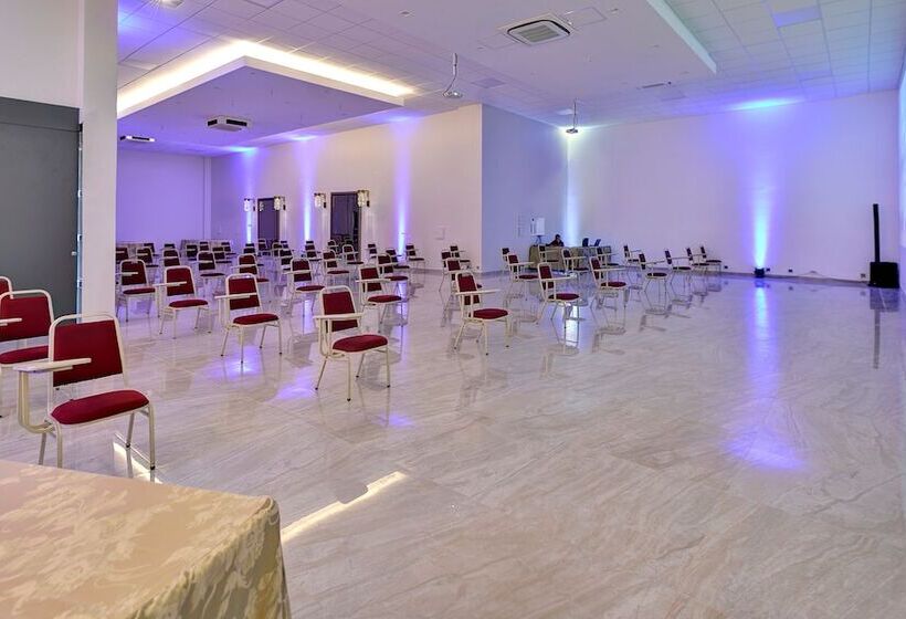 Porto Minas Hotel E Convenções