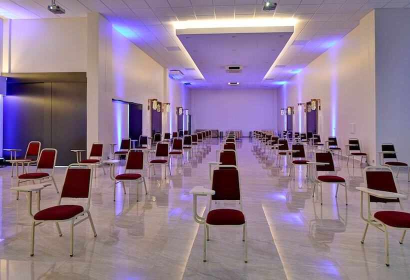 Porto Minas Hotel E Convenções