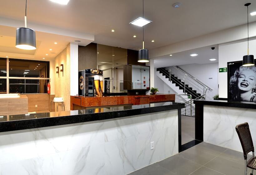 Porto Minas Hotel E Convenções