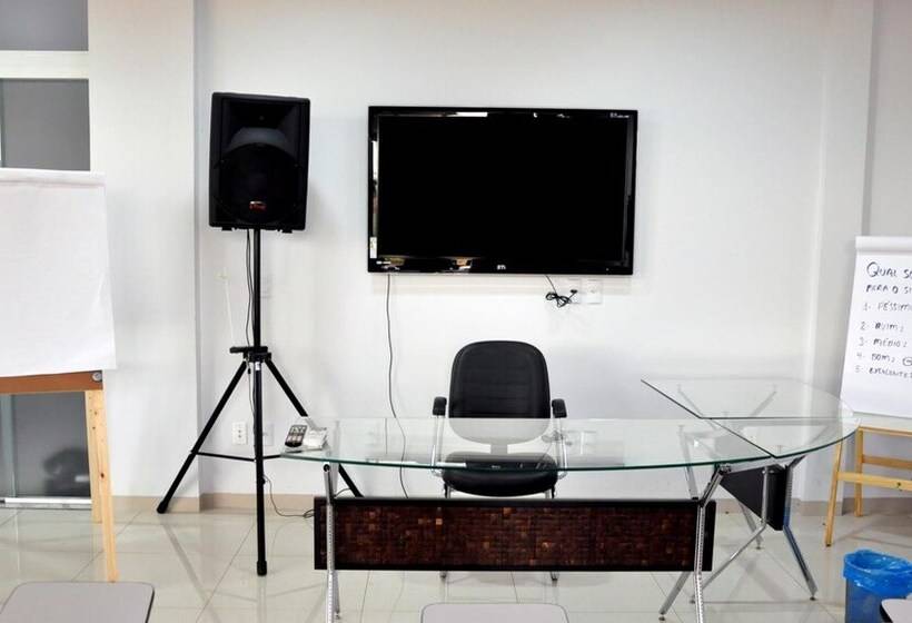 酒店 Premier Pallace