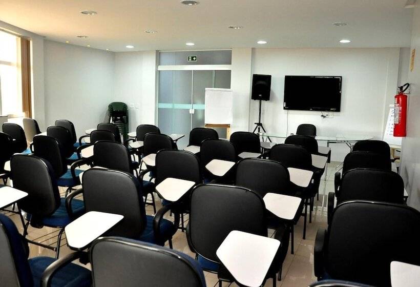 酒店 Premier Pallace