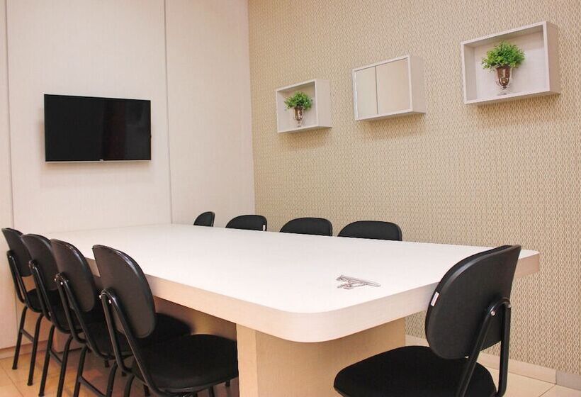 酒店 Premier Pallace