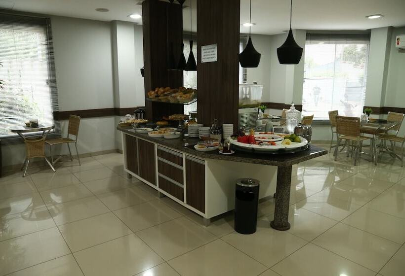 酒店 Premier Pallace