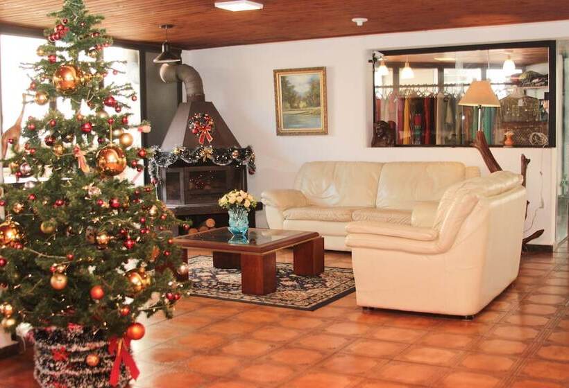 בית מלון כפרי Salvador