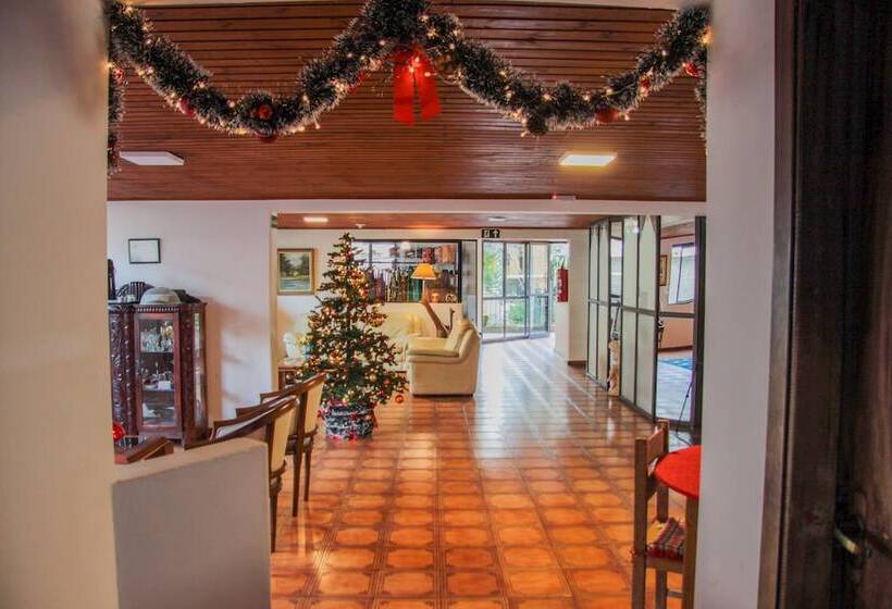 בית מלון כפרי Salvador