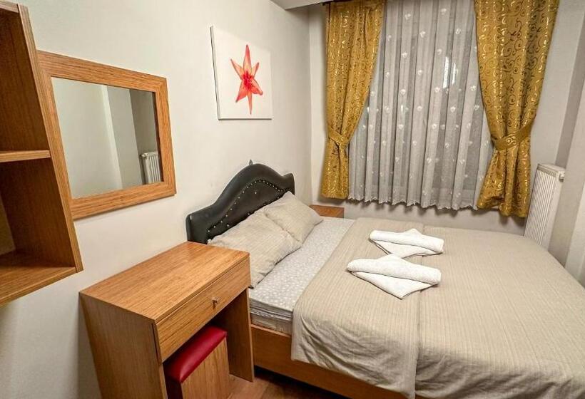 Hotel Second Home Hostel