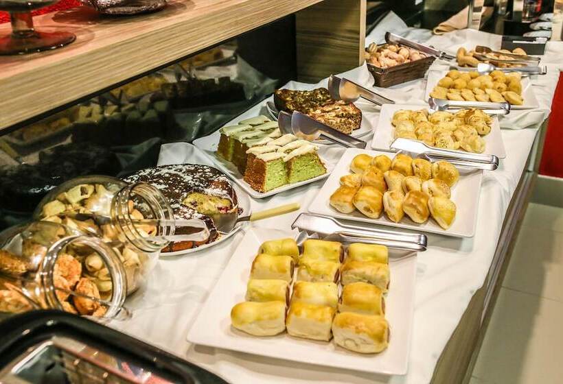 Tri Hotel Smart Criciuma