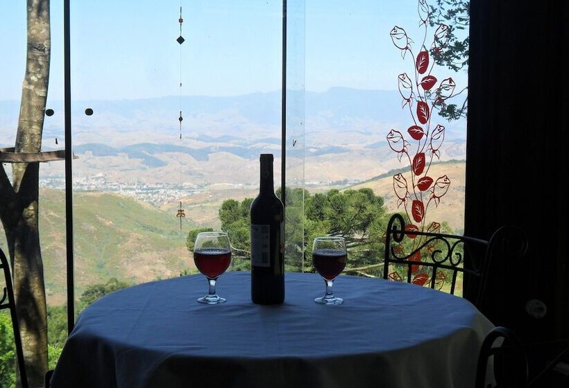 Отель Vista Linda