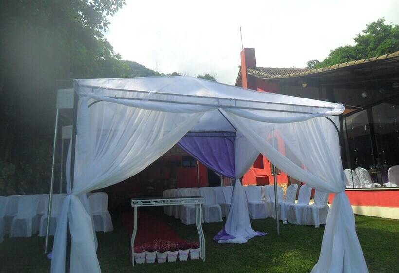 Отель Vista Linda