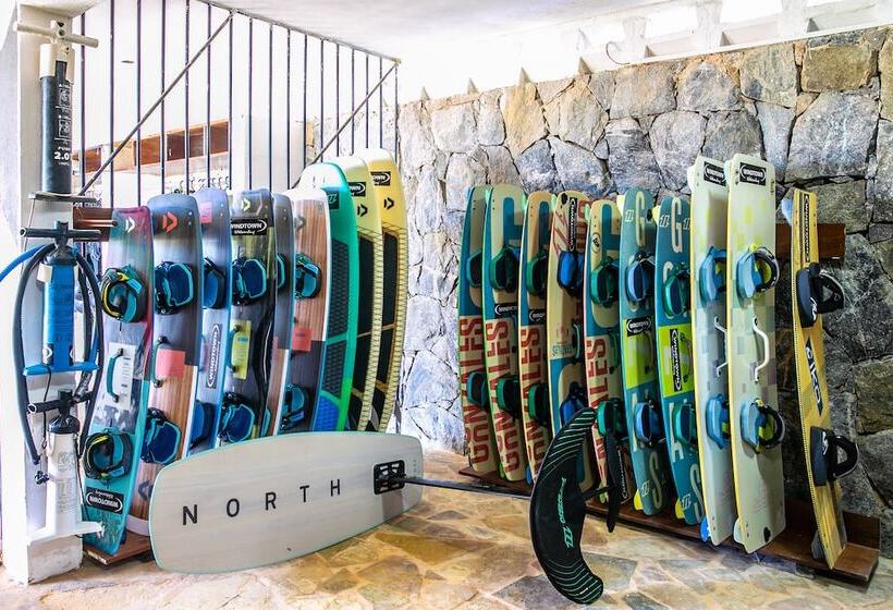 Отель Windtown Beach