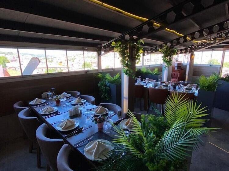 בית מלון כפרי Yucel