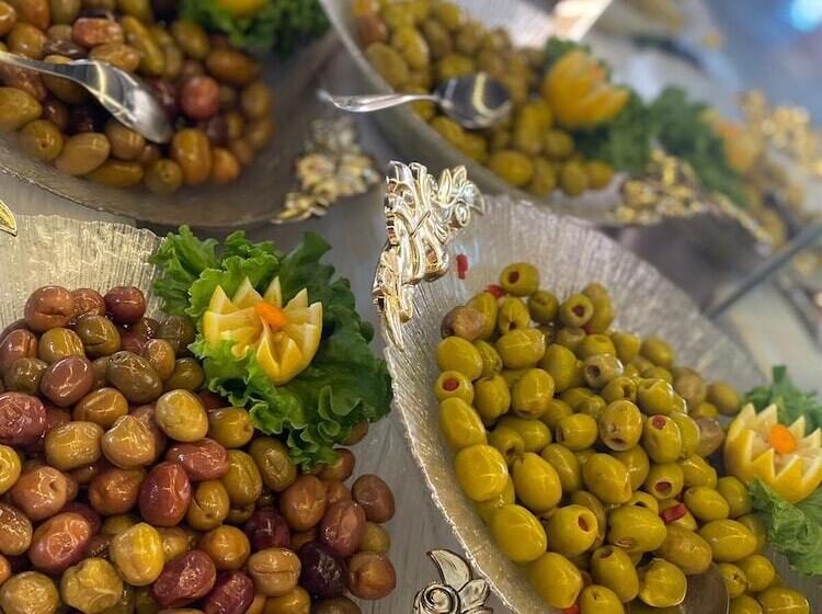 בית מלון כפרי Yucel