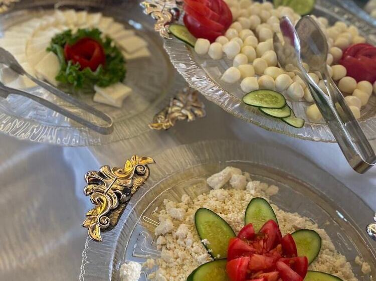 בית מלון כפרי Yucel