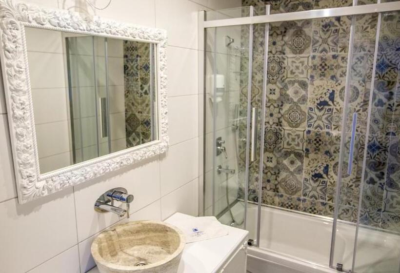 Limnades Hotel İznik