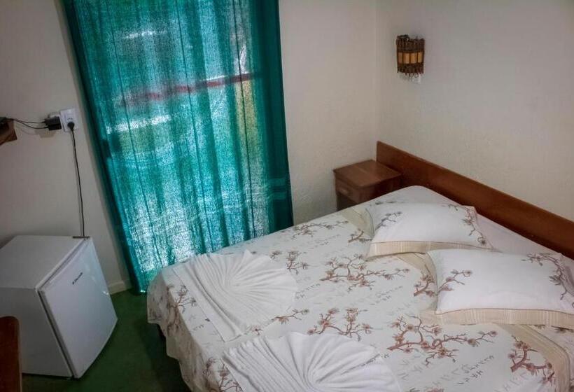 O Pharol Hostel E Pousada