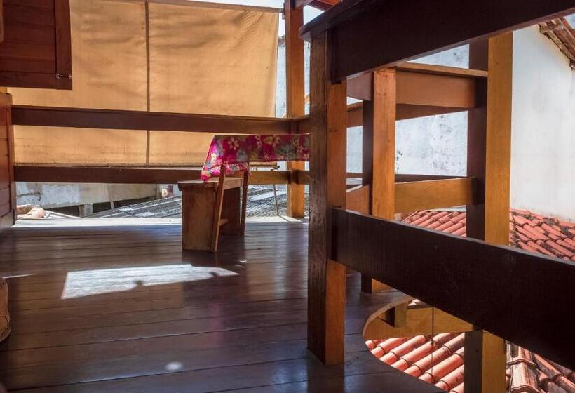 O Pharol Hostel E Pousada