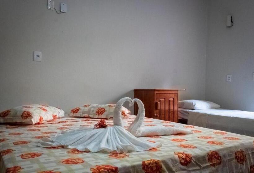 O Pharol Hostel E Pousada