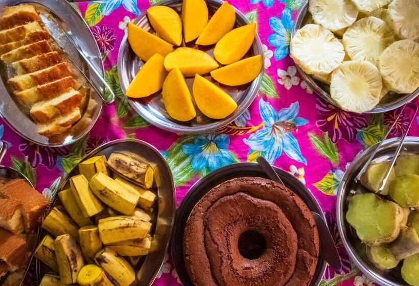 O Pharol Hostel E Pousada