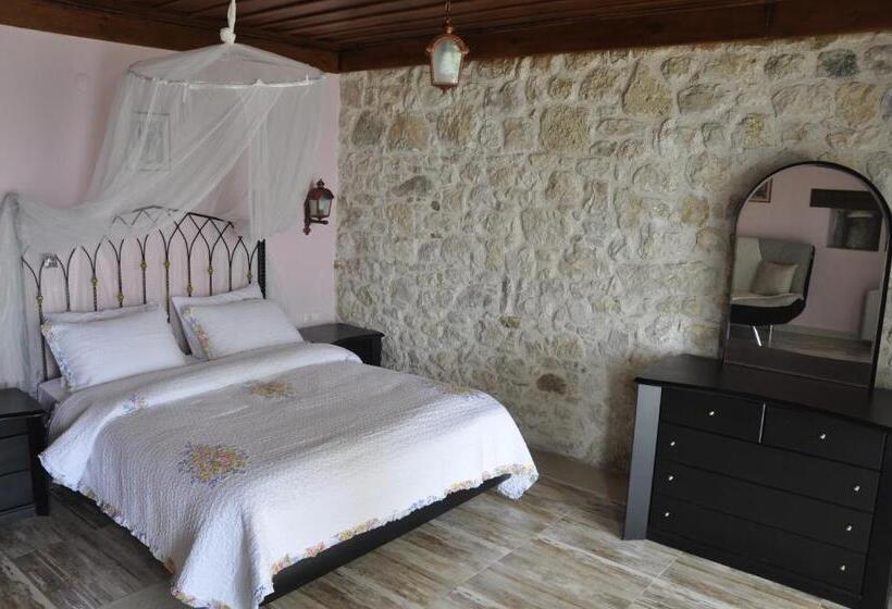 Taş Avlu Butik Otel
