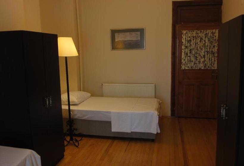 Veni Vidi Dormi Hostel