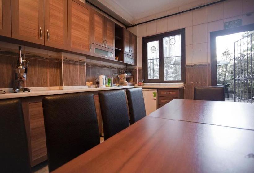 Veni Vidi Dormi Hostel