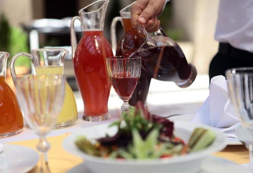 تختخواب و صبحانه Amasya Tashan