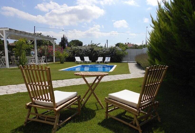 تختخواب و صبحانه Manta Alacati