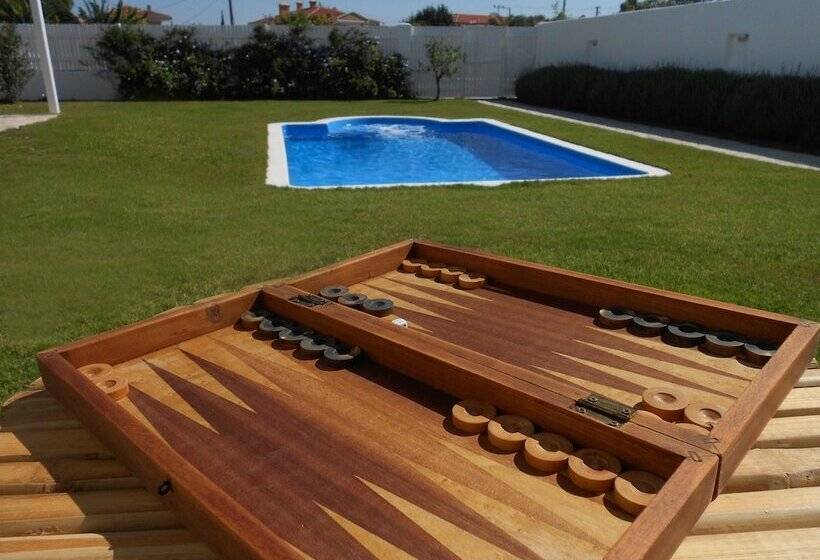 تختخواب و صبحانه Manta Alacati