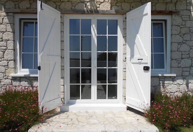 تختخواب و صبحانه Manta Alacati