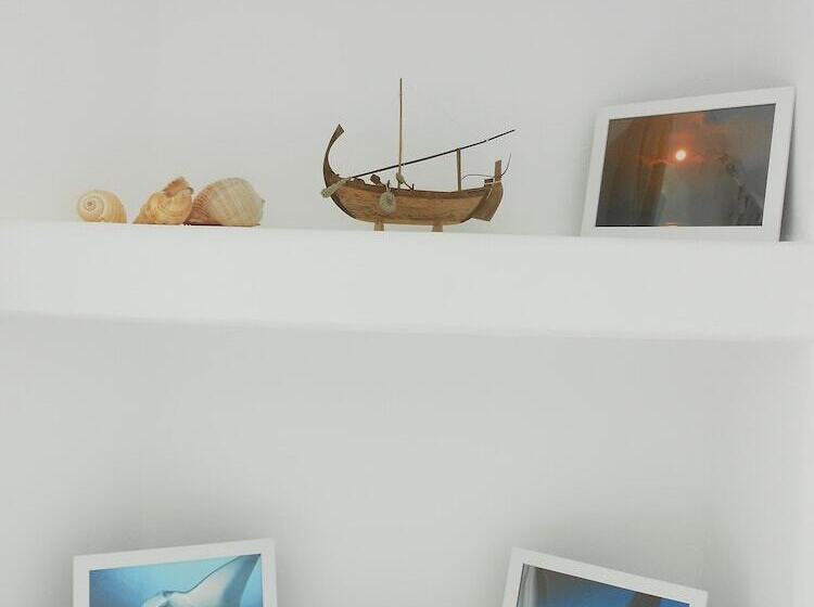 تختخواب و صبحانه Manta Alacati