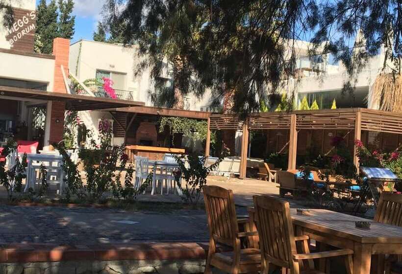 مبيت وإفطار Meggs Bodrum Beach
