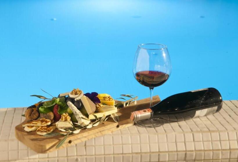 تختخواب و صبحانه Sade Alacati