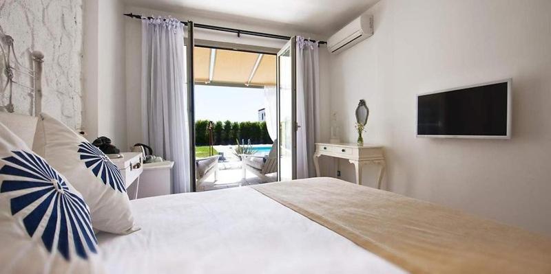 تختخواب و صبحانه Sade Alacati