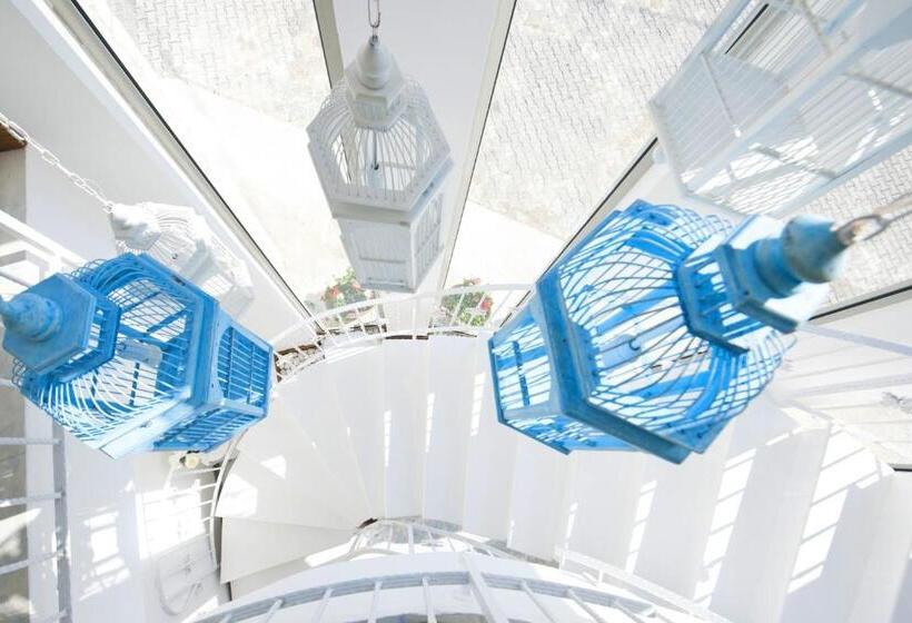 تختخواب و صبحانه Sade Alacati