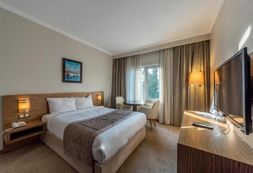 فندق Almina Park