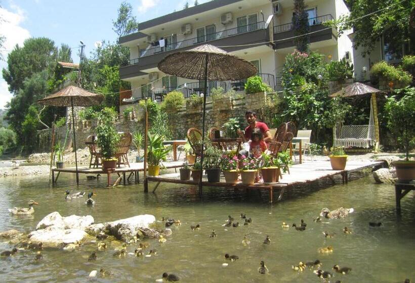 בית מלון כפרי Arikanda River Garden