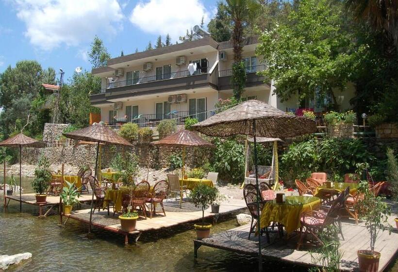 בית מלון כפרי Arikanda River Garden