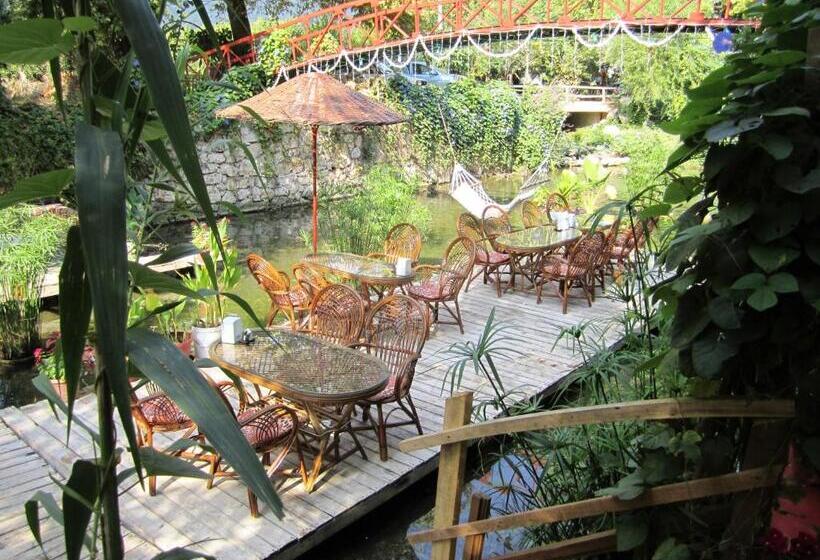 בית מלון כפרי Arikanda River Garden