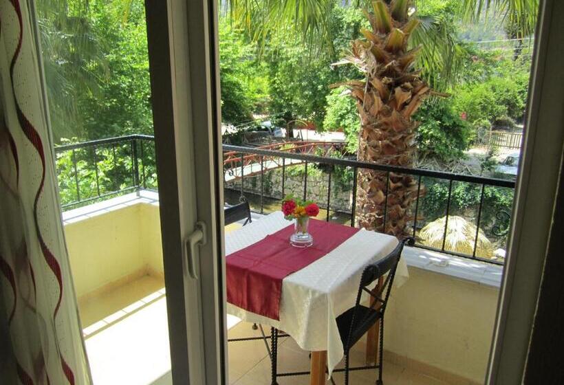 בית מלון כפרי Arikanda River Garden