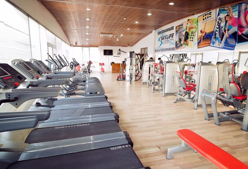 בית מלון כפרי Cavusoglu Tower