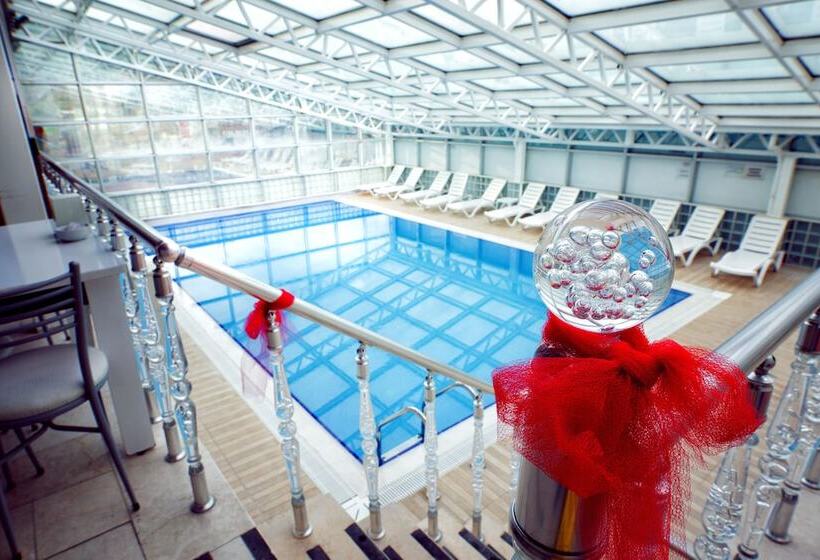 בית מלון כפרי Cavusoglu Tower