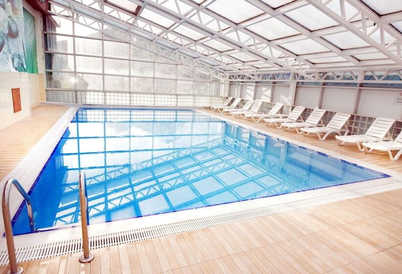 בית מלון כפרי Cavusoglu Tower