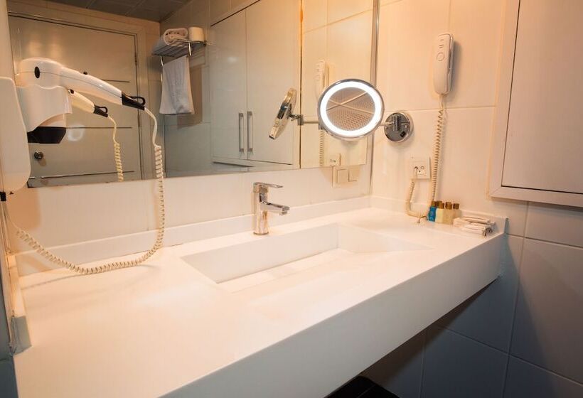 בית מלון כפרי Cavusoglu Tower