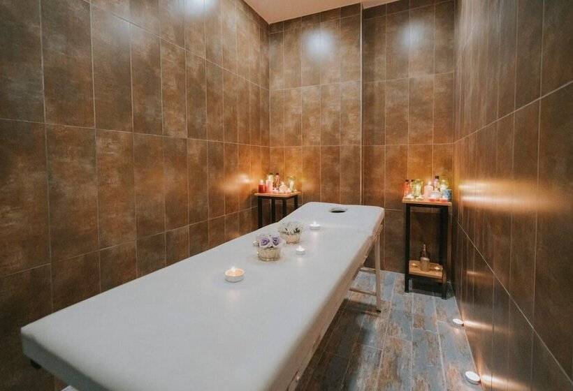 هتل Ener Old Castle Resort