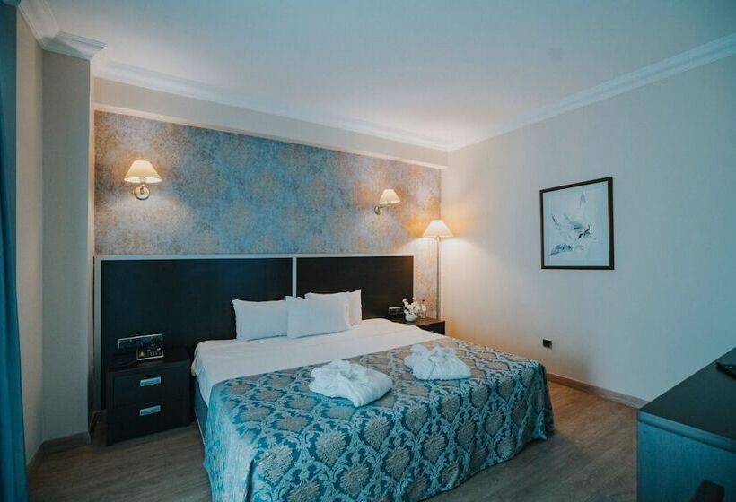 هتل Ener Old Castle Resort