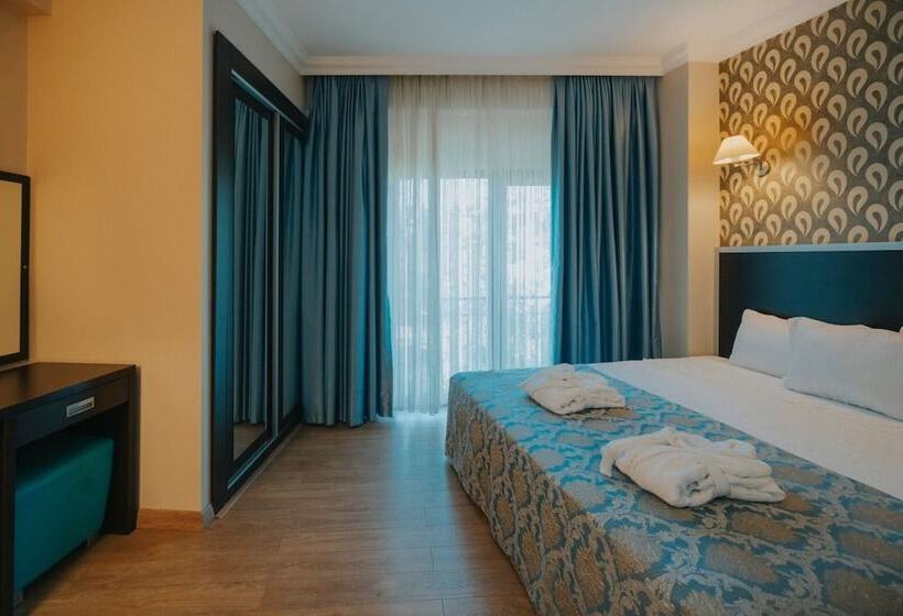 هتل Ener Old Castle Resort