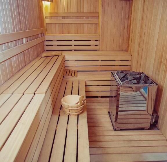 בית מלון כפרי Fesa Business