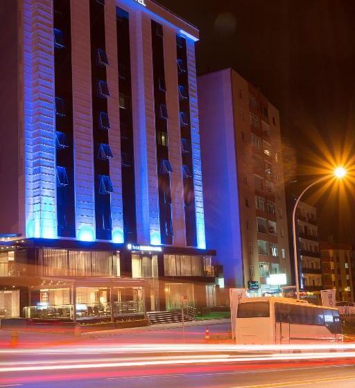 בית מלון כפרי Fesa Business