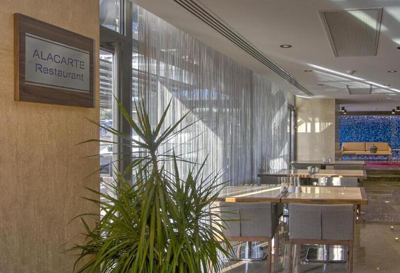 בית מלון כפרי Fesa Business