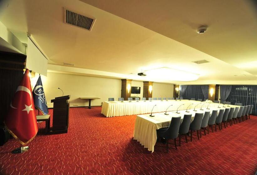 Отель Grand Cenas